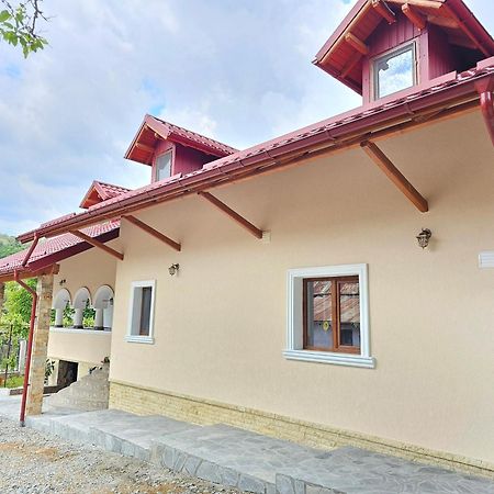 Casa Hera Calimanesti Luaran gambar