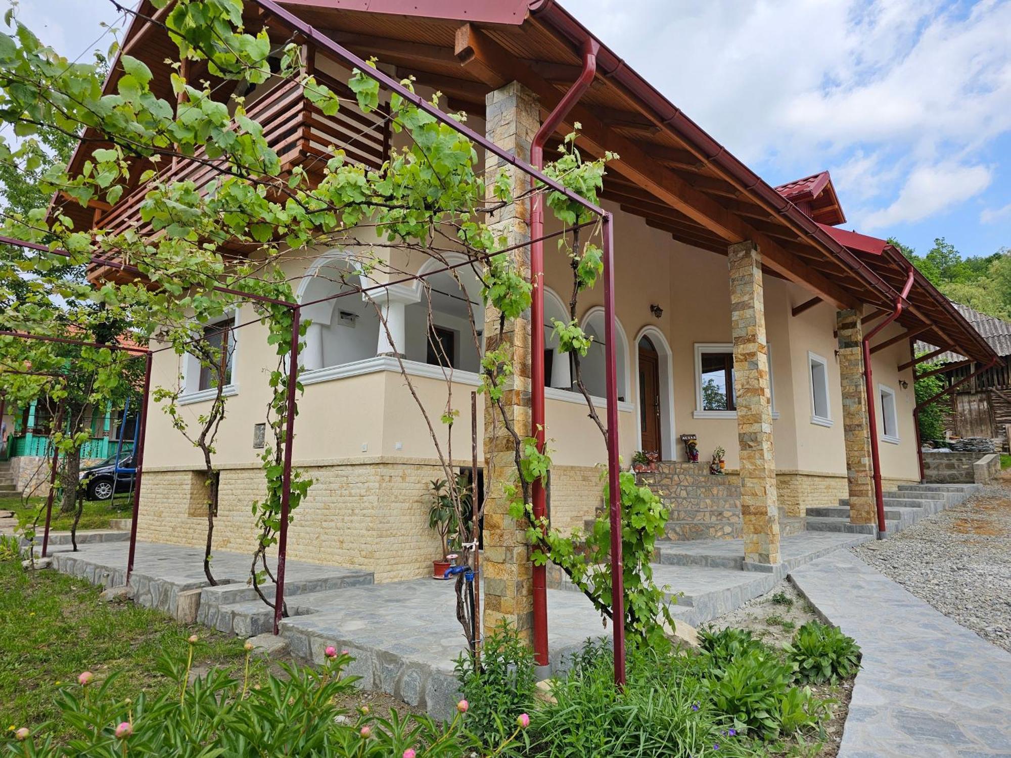 Casa Hera Calimanesti Luaran gambar